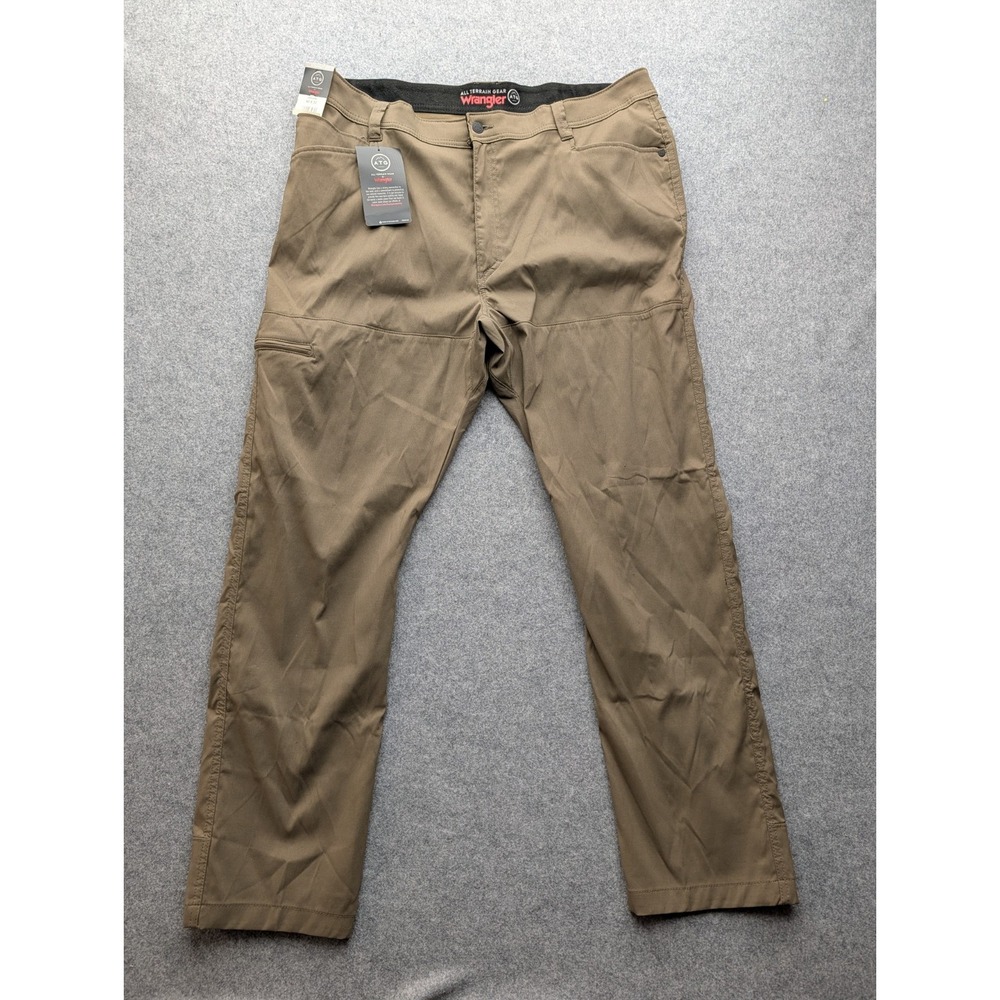 Wrangler ATG Cliffside Utility Pants Men's 42x32 Khaki Tan Stretch Travel NWT
